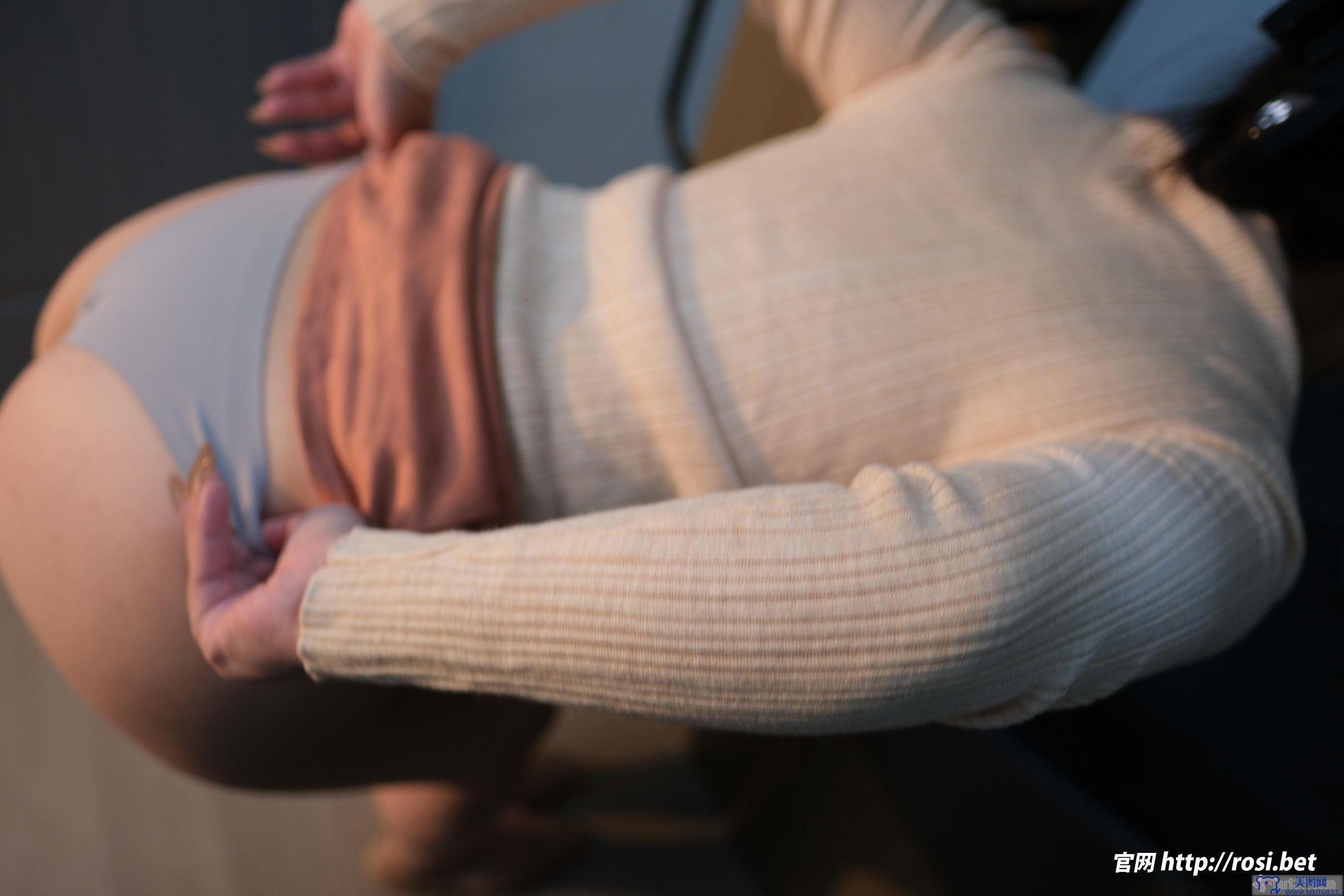 [ROSI美女图]2025.10.23 NO.5071