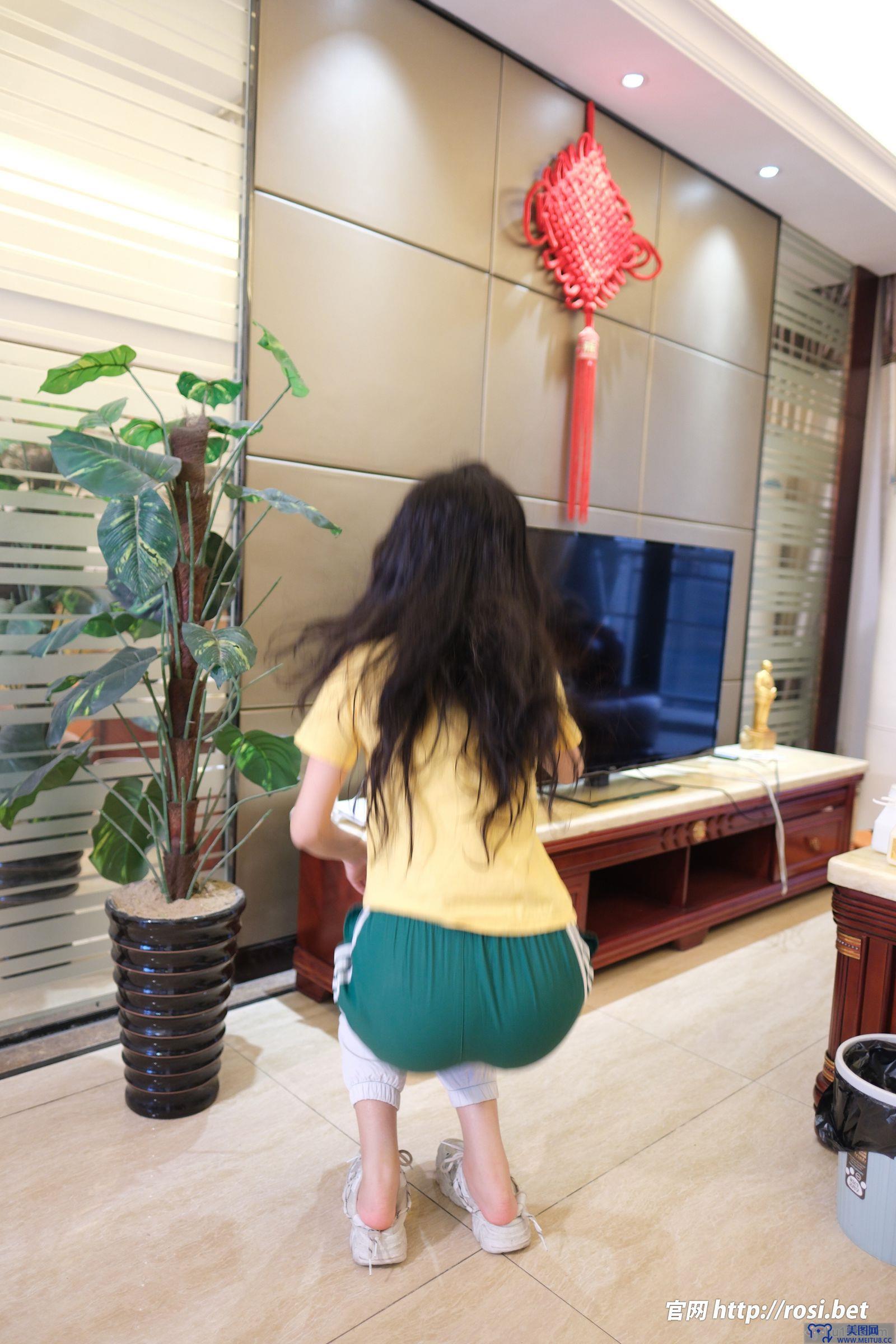 [ROSI美女图]2025.10.25 NO.5073