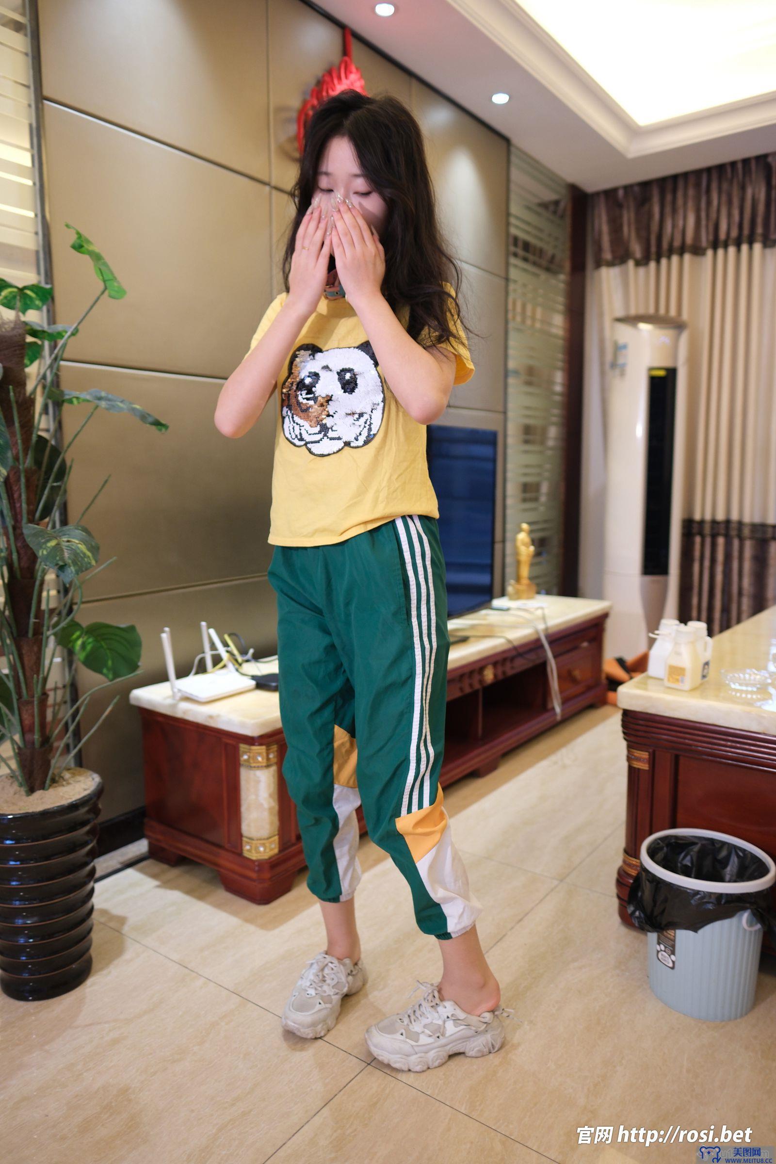 [ROSI美女图]2025.10.25 NO.5073