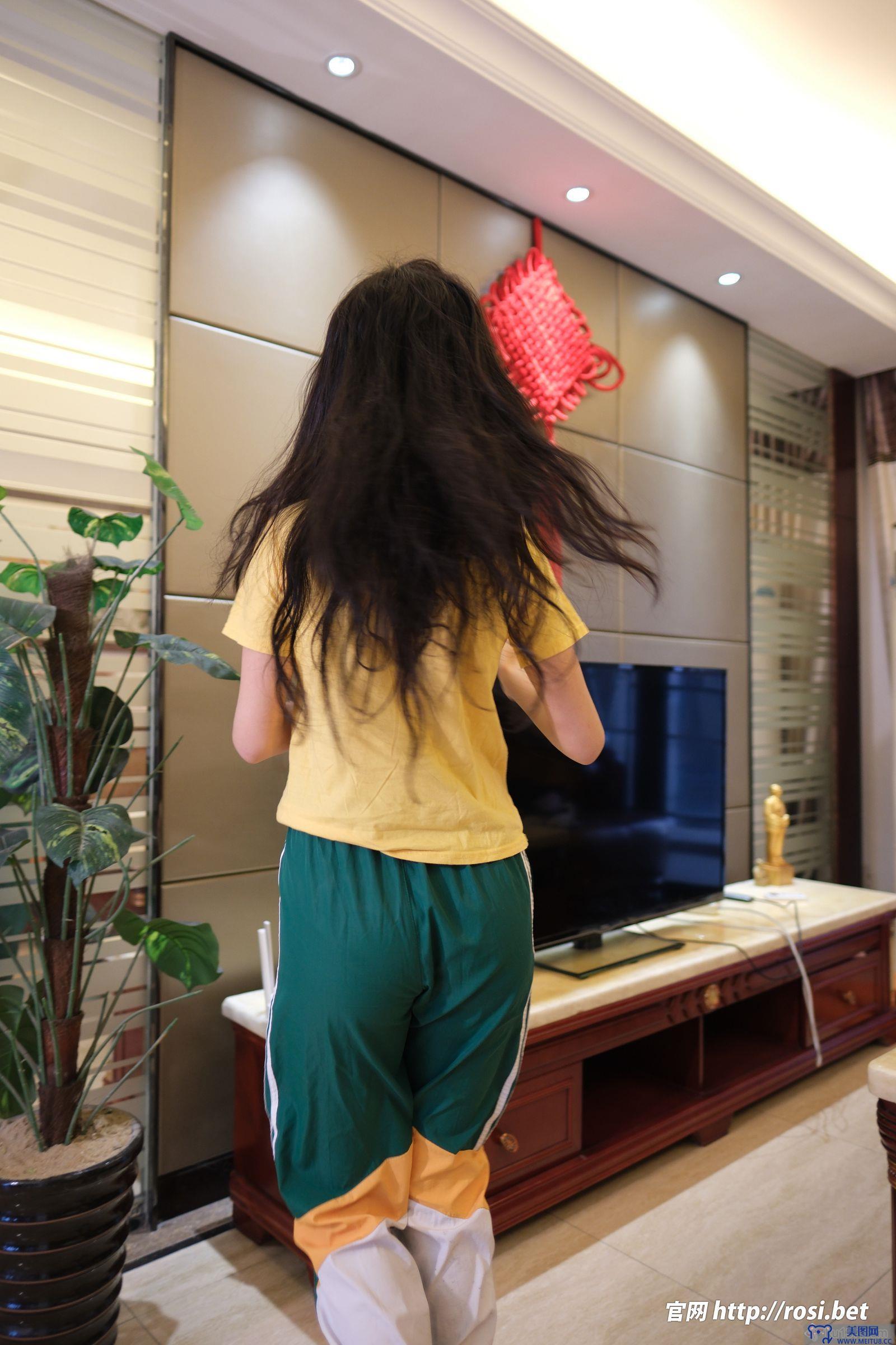 [ROSI美女图]2025.10.25 NO.5073