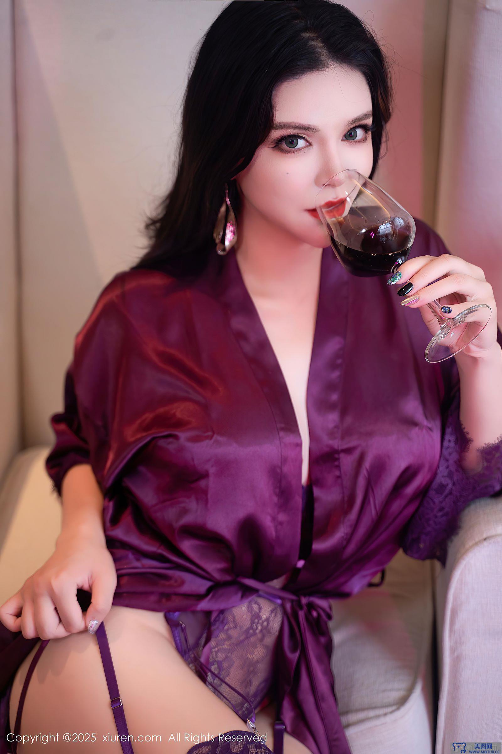 [秀人XIUREN] 2025.08.28 NO.10700 伊丽莎有点白