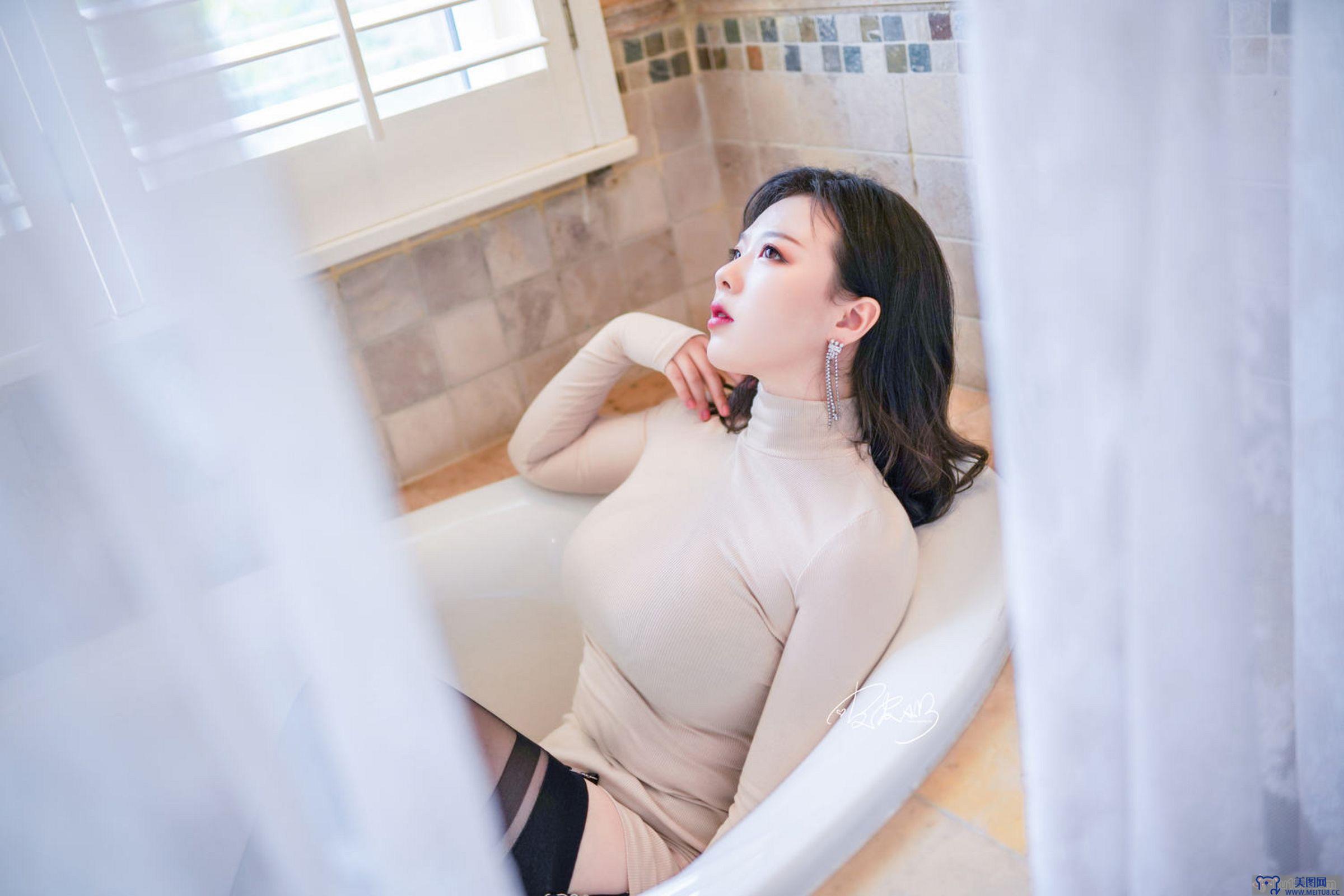 [皮皮奶可可爱了啦] NO.066 裸色OL