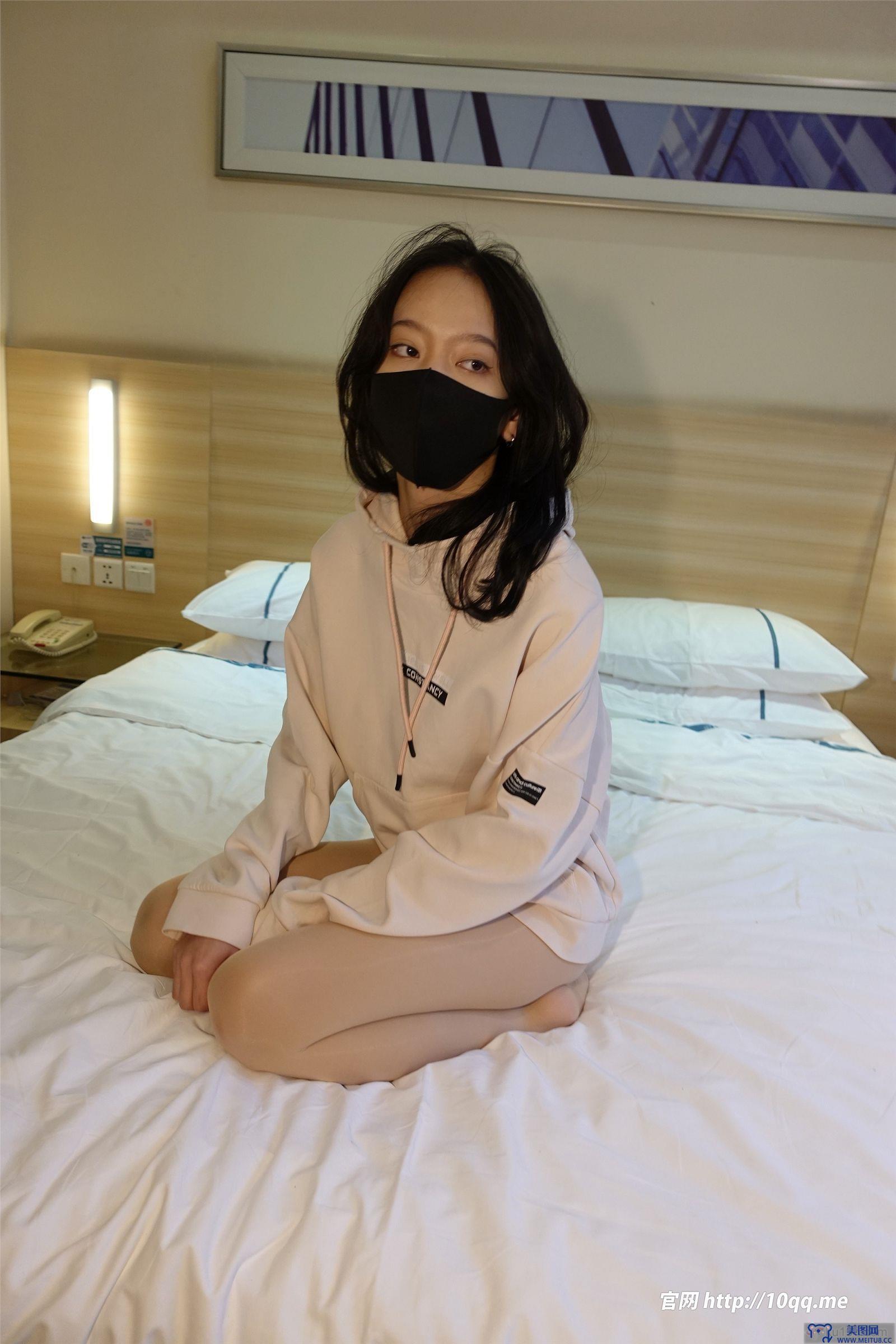 [ROSI美女图]口罩系列 2022.12.26 NO.2388
