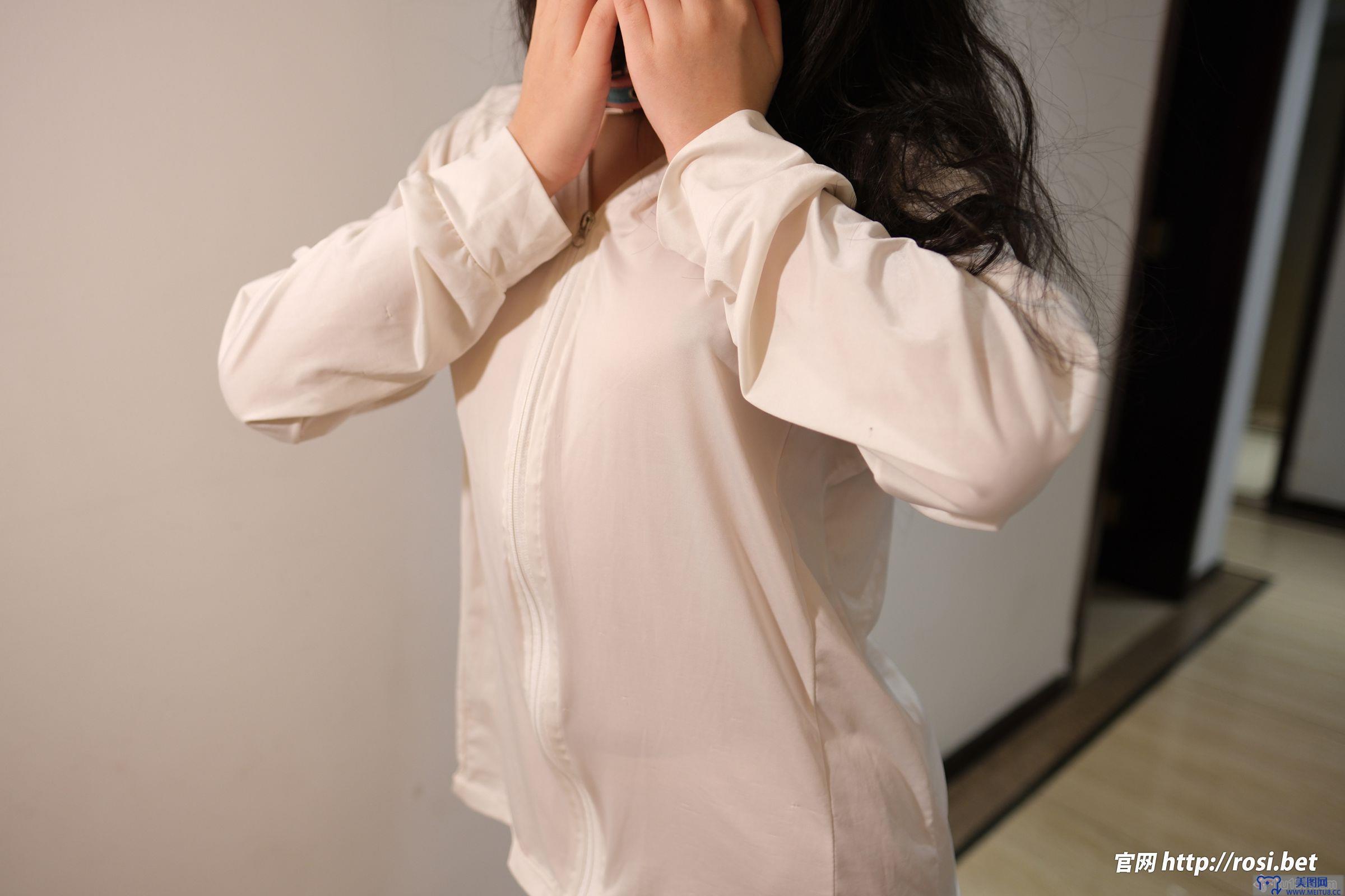 [ROSI美女图]2025.11.23 NO.5102