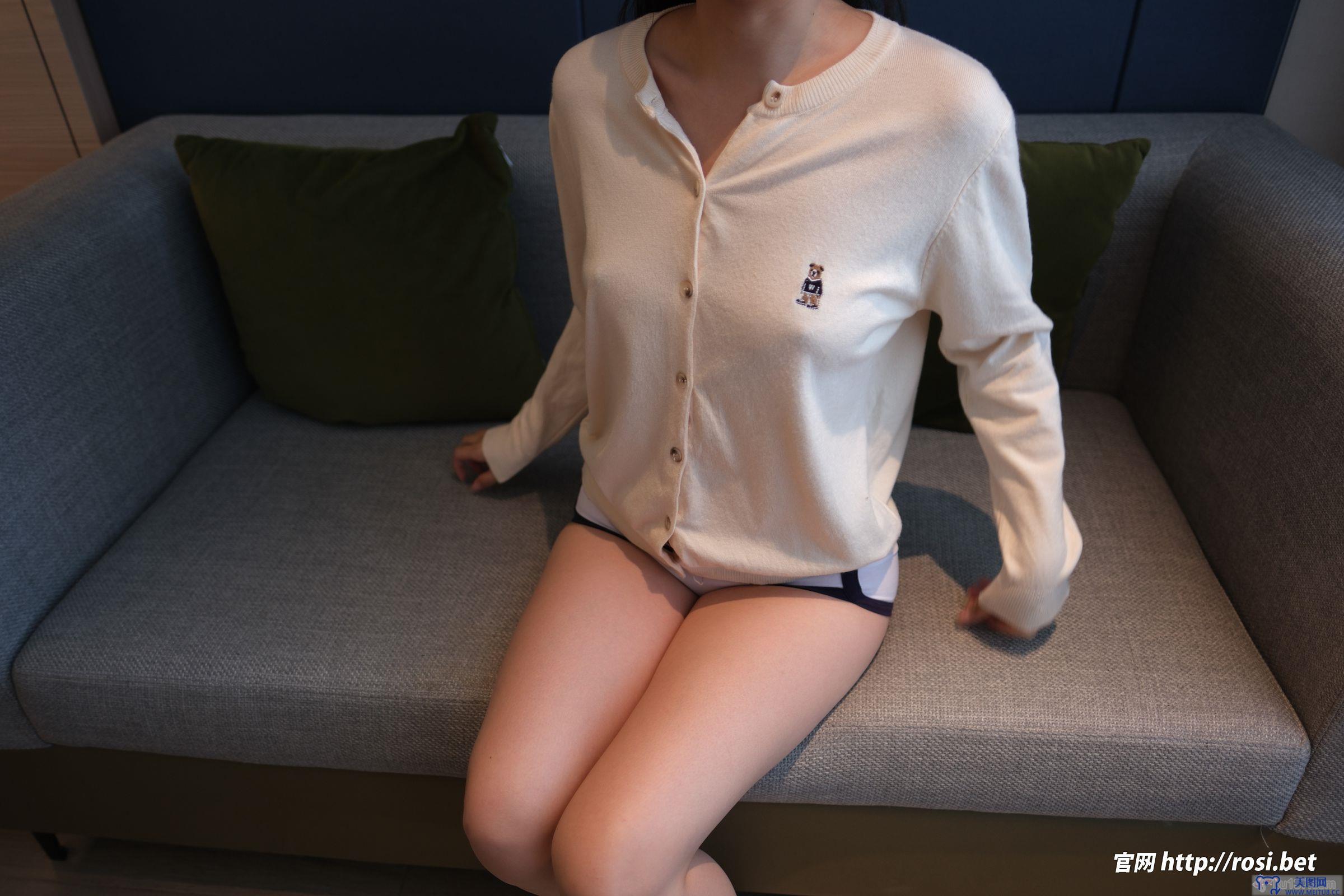 [ROSI美女图]2025.11.25 NO.5104