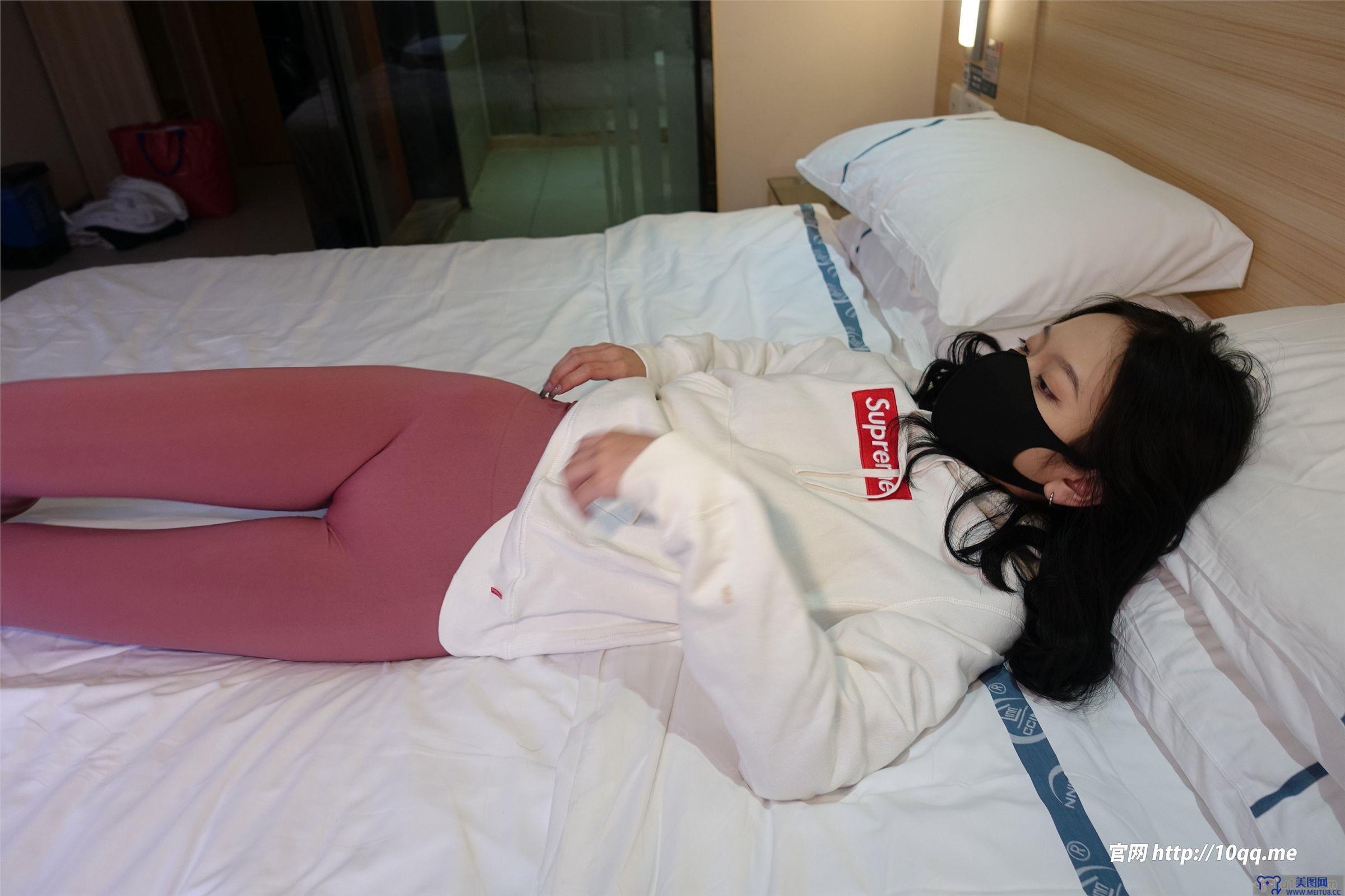 [ROSI美女图]口罩系列 2022.12.01 NO.2363