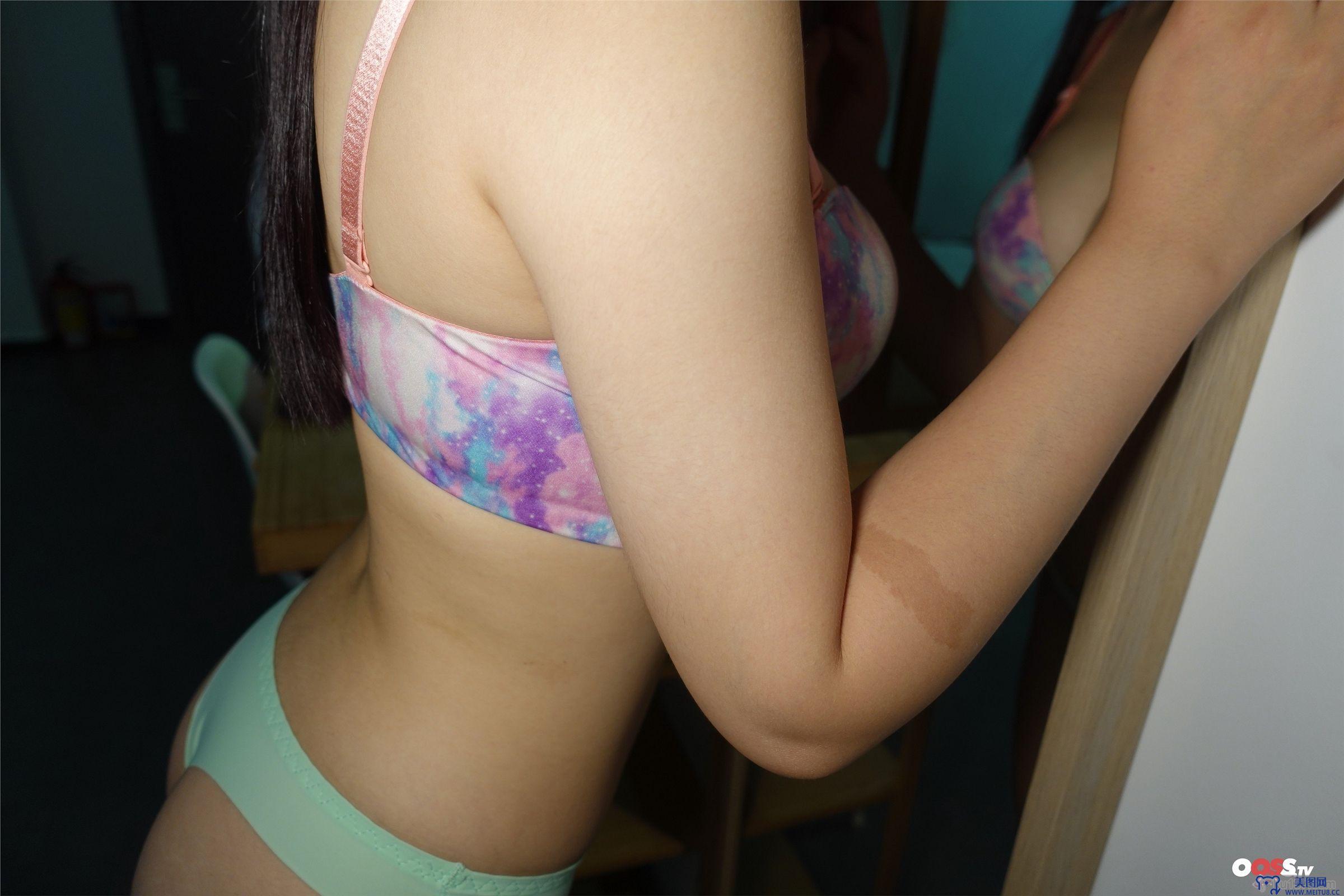 [ROSI美女图]2020.08.11 NO.3172