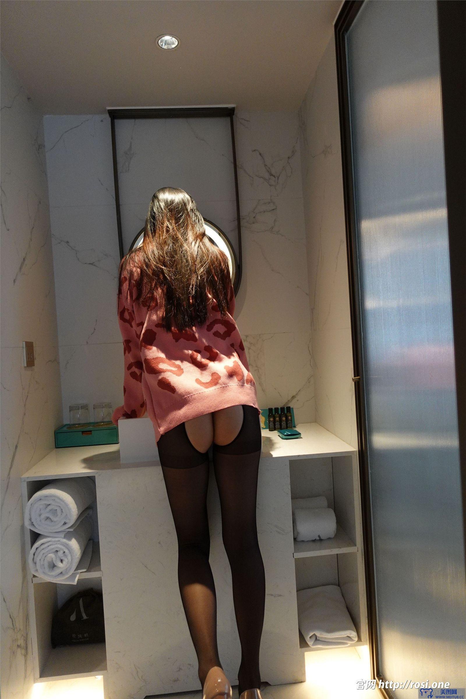 [ROSI美女图]2022.04.19 NO.3788