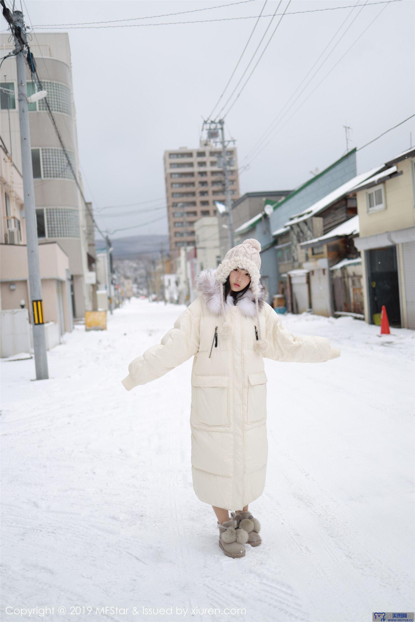 [模范学院美女] 2019.12.30 VOL.246 室外冰天雪地街头上 徐微微mia