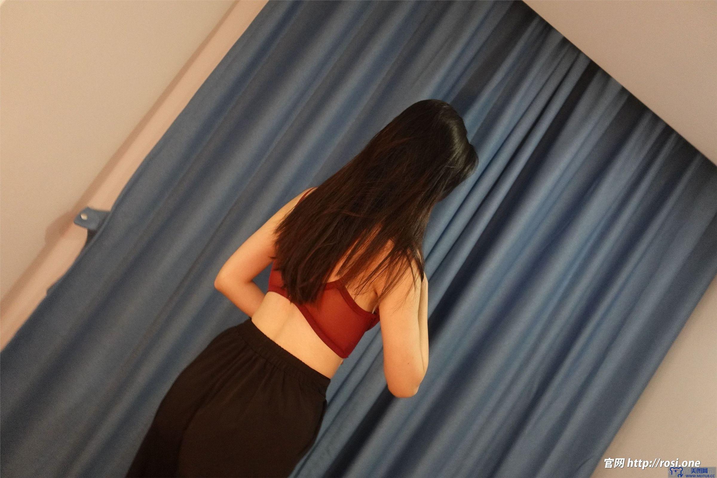 [ROSI美女图]2022.04.03 NO.3772