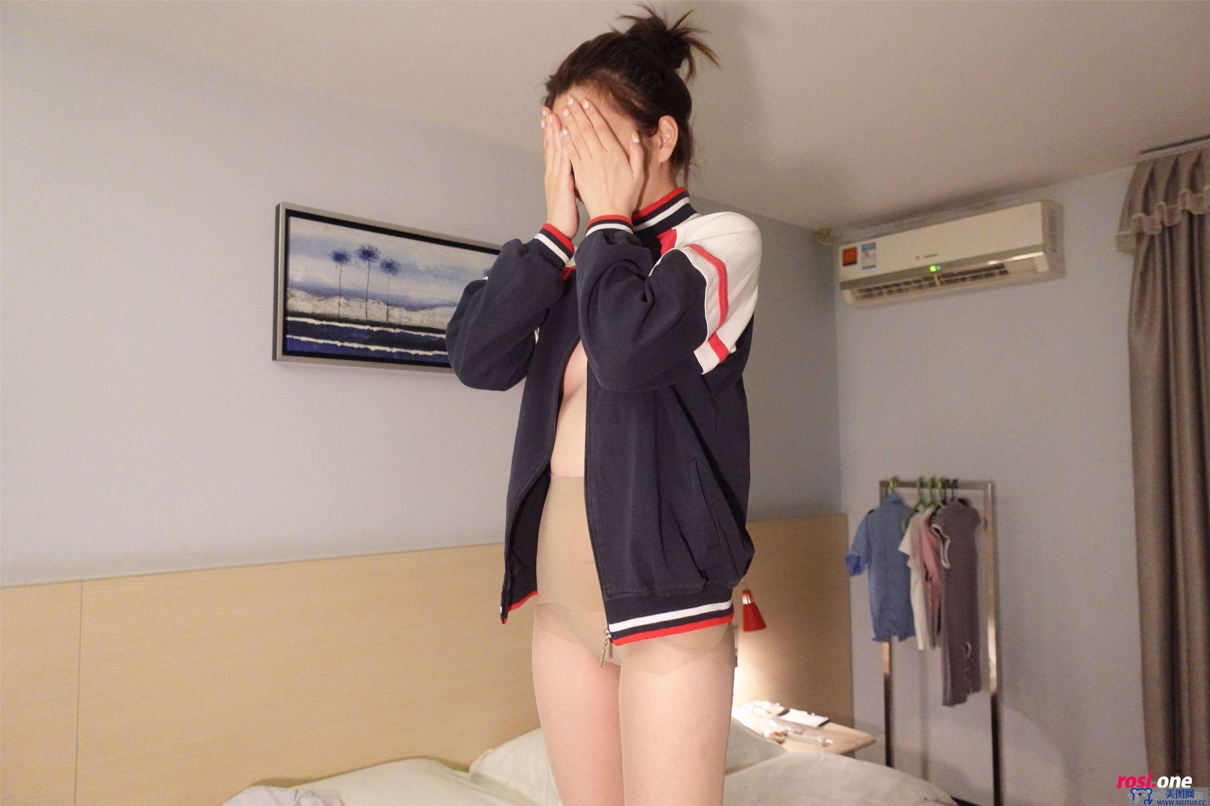 [ROSI美女图]2021.10.09 NO.3596