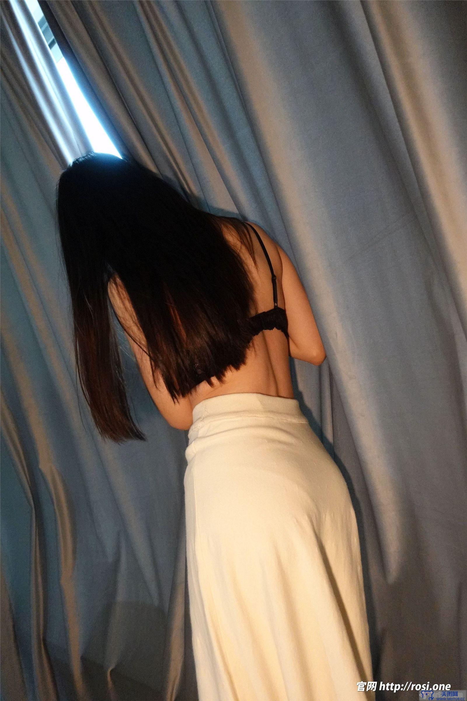 [ROSI美女图]2022.06.11 NO.3841