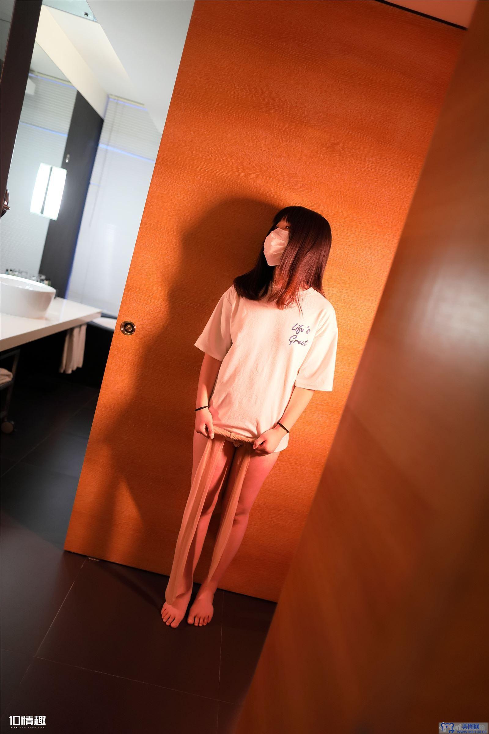 [ROSI美女图]口罩系列 2018.08.30 NO.809