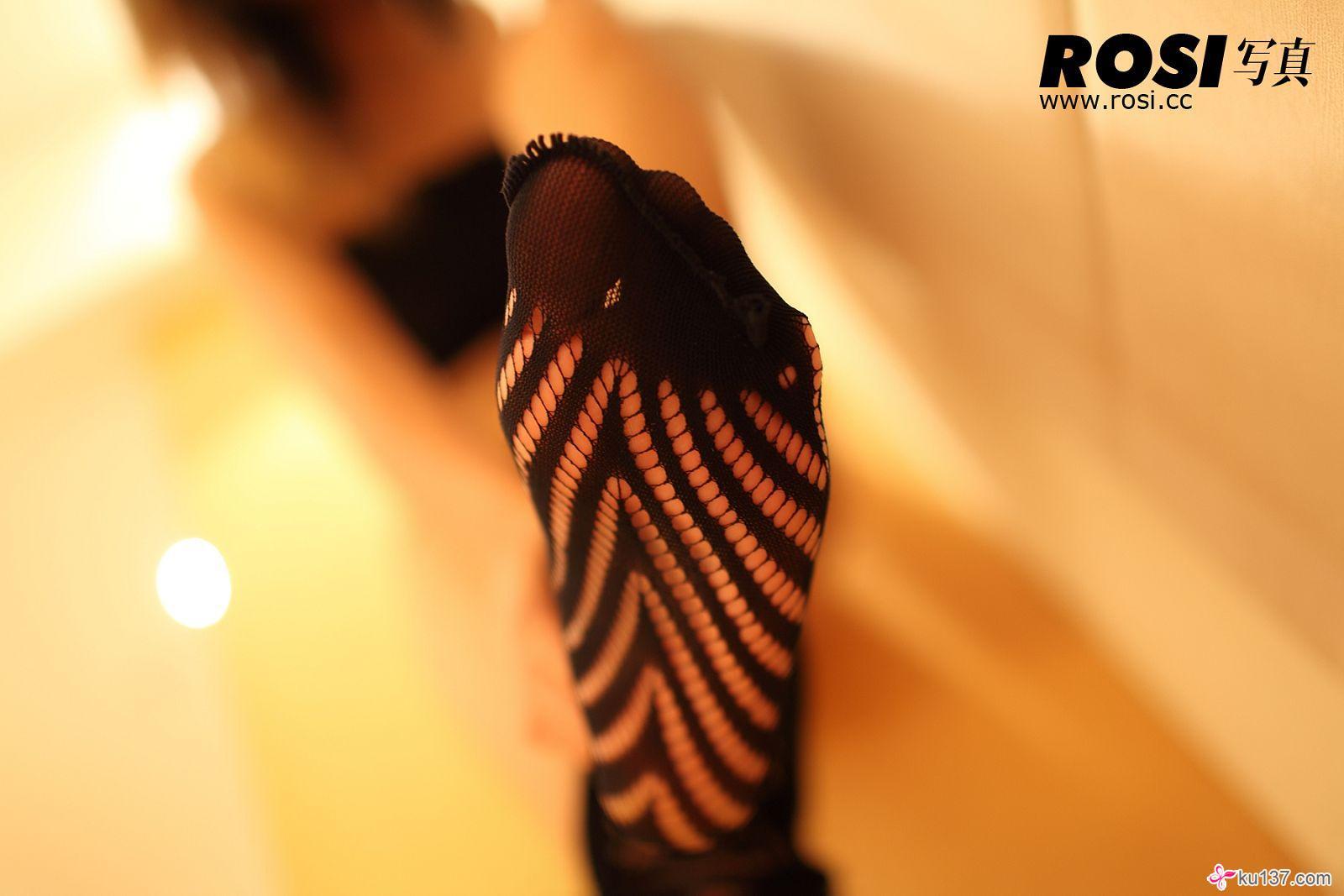 [ROSI美女图]2011.08.13 NO.084