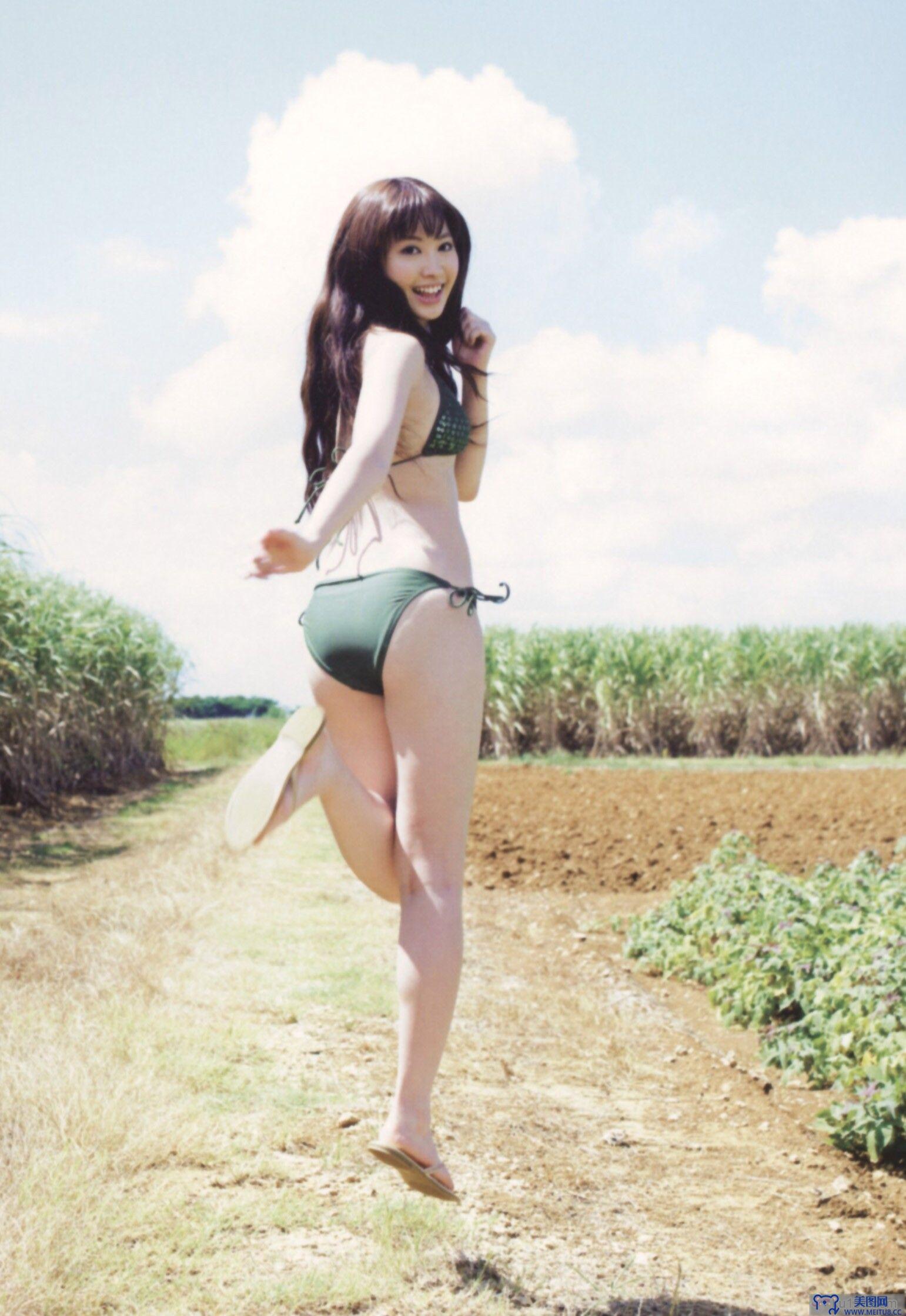 [唯美写真] 2013.08.18 小嶋阳菜 Haruna Kojima《First Photobook》