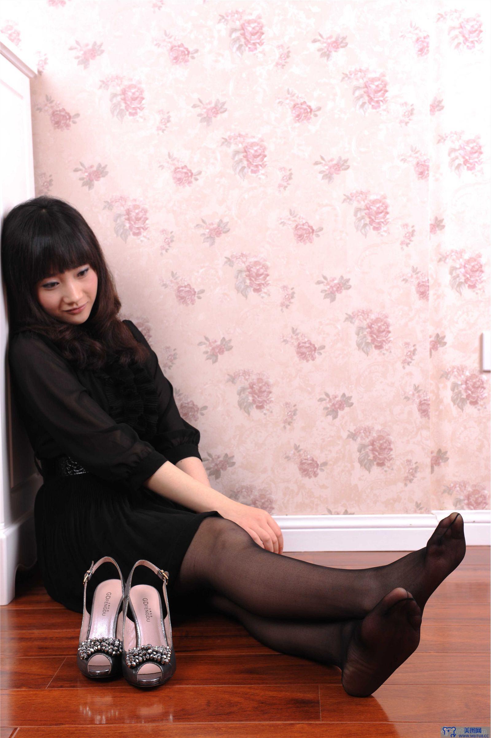 [网络收集] 2013.12.14 清纯美女黑丝焉然
