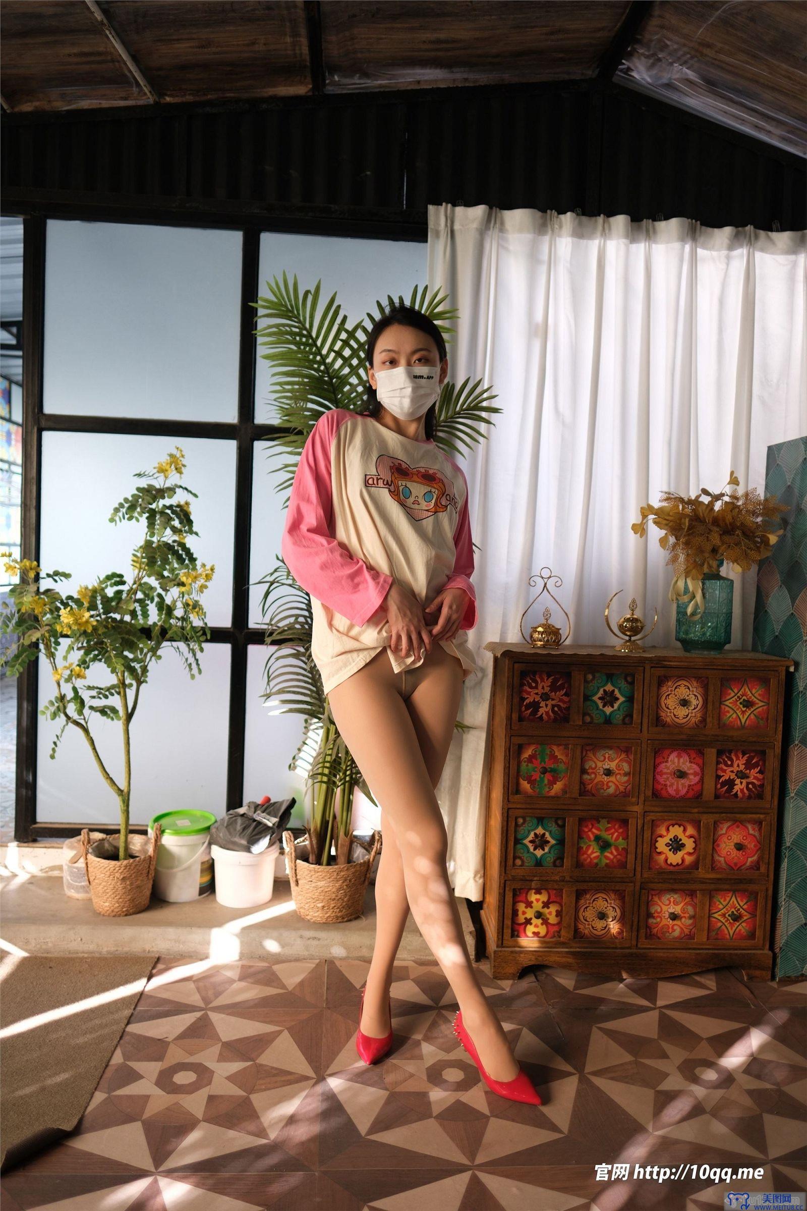 [ROSI美女图]口罩系列 2024.03.08 NO.2826
